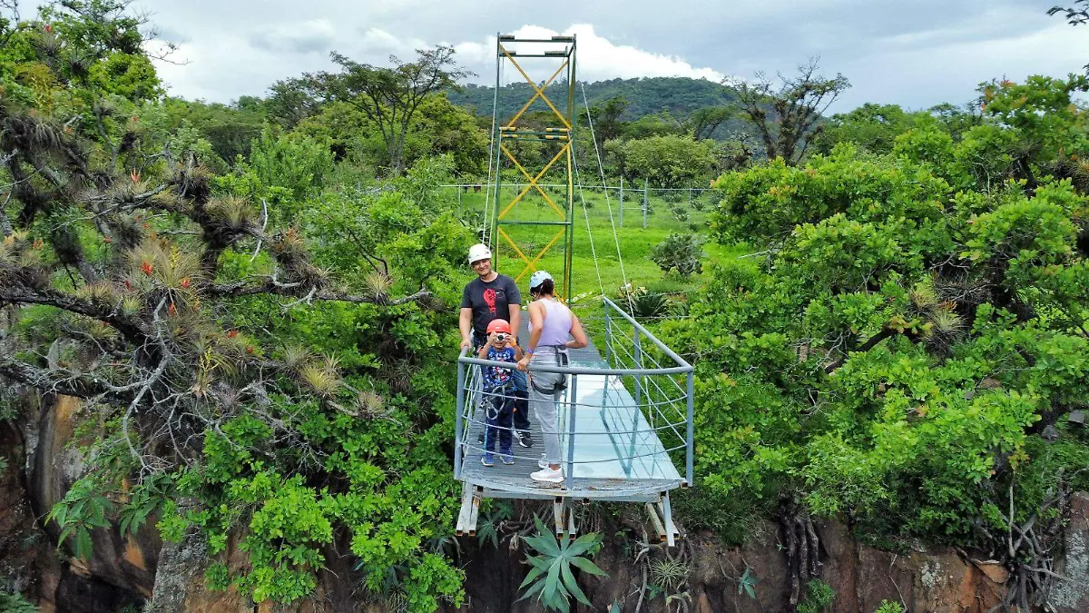 Mirador de cristal Etúcuaro